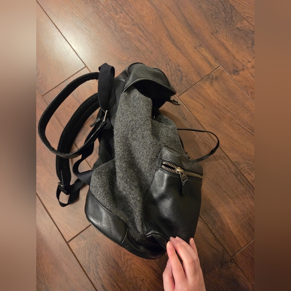 COACH BACKPACK - Picture 8 of 14